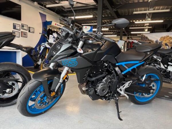 SUZUKI GSX-8S A2