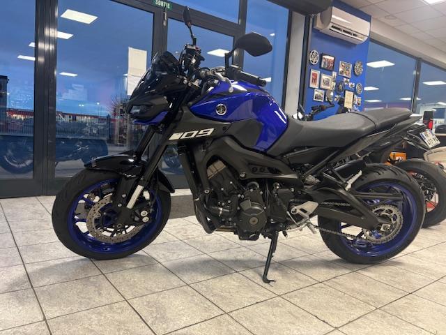 YAMAHA MT-09