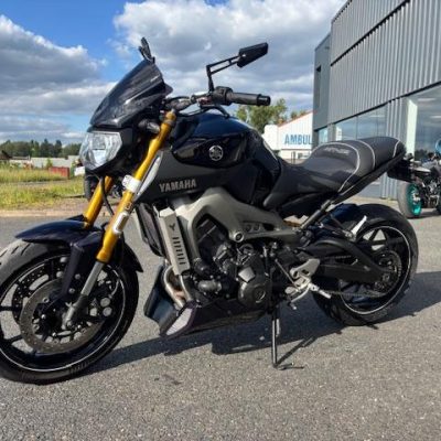 YAMAHA MT-09